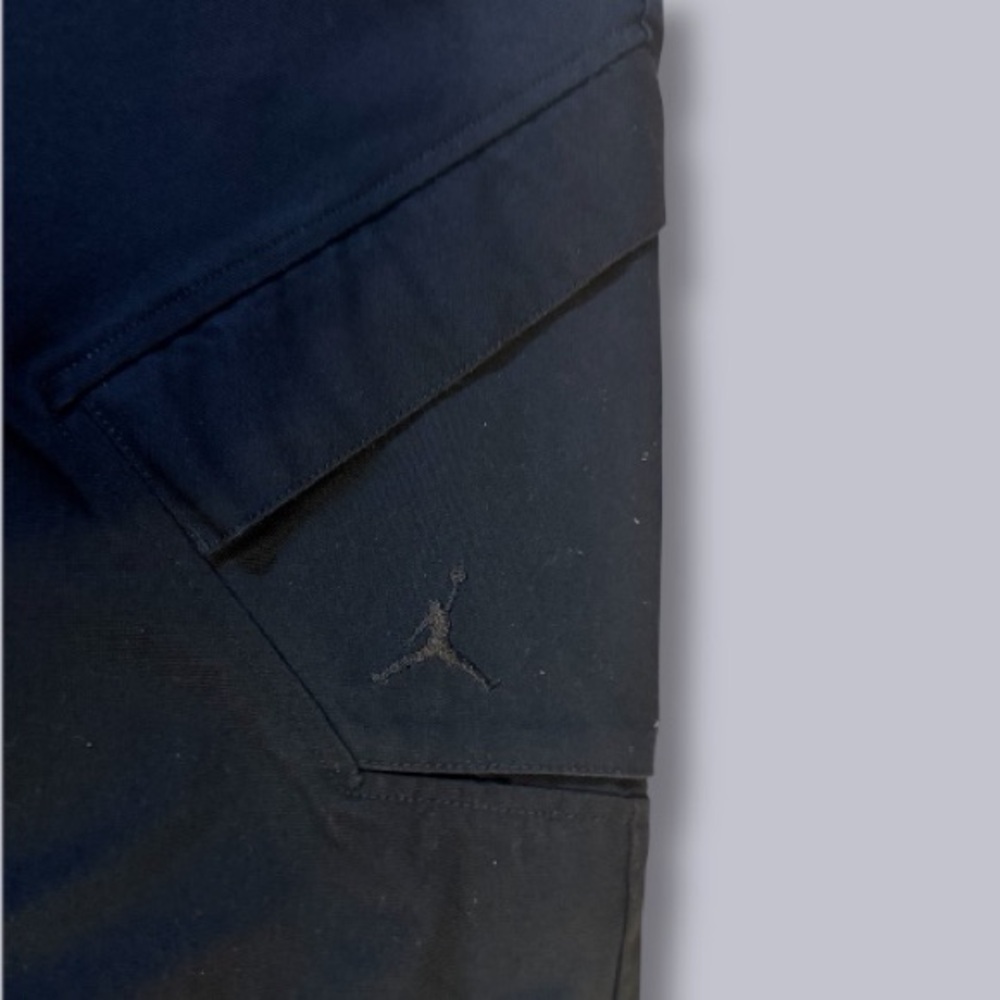 New! Jordan Essentials Chicago Pants (Medium)